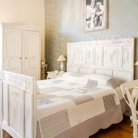 30 Couette-café 4*